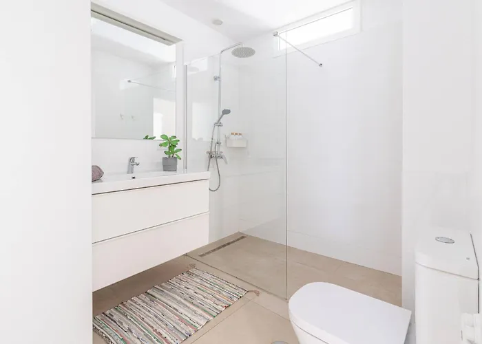 Charco De San Gines Con Vistas Al Mar Arrecife (Lanzarote)