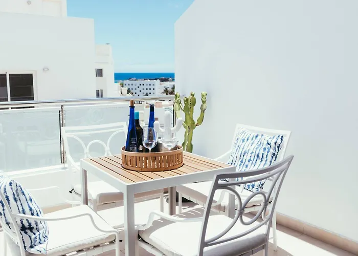 Charco De San Gines Con Vistas Al Mar Arrecife (Lanzarote)